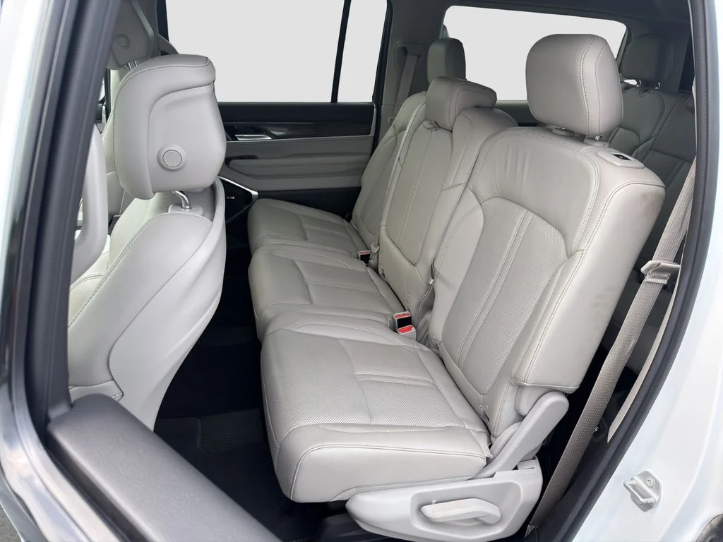 Used 2022 White Jeep Series III image 13