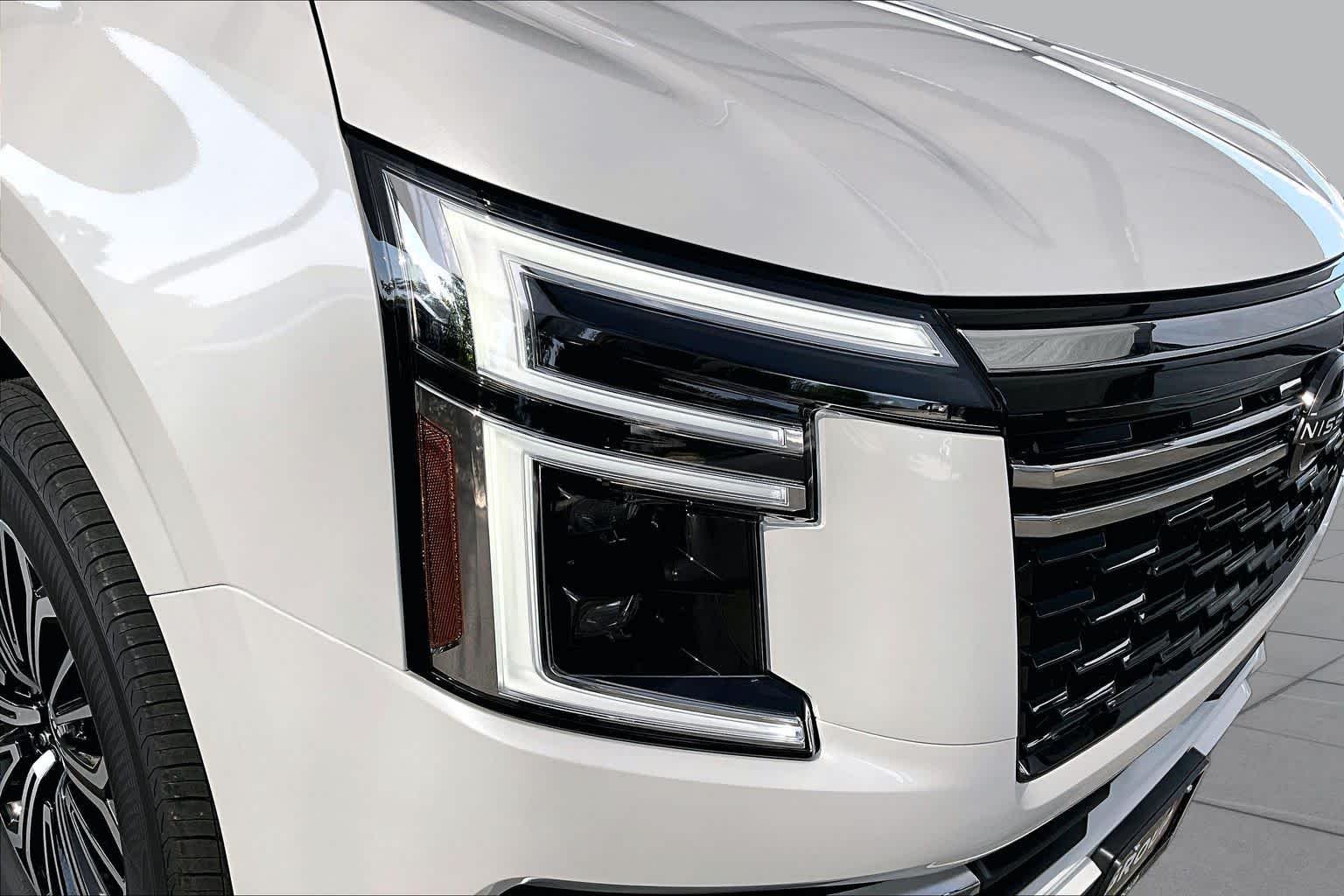 New 2026 Aspen White TriCoat Nissan SL image 18