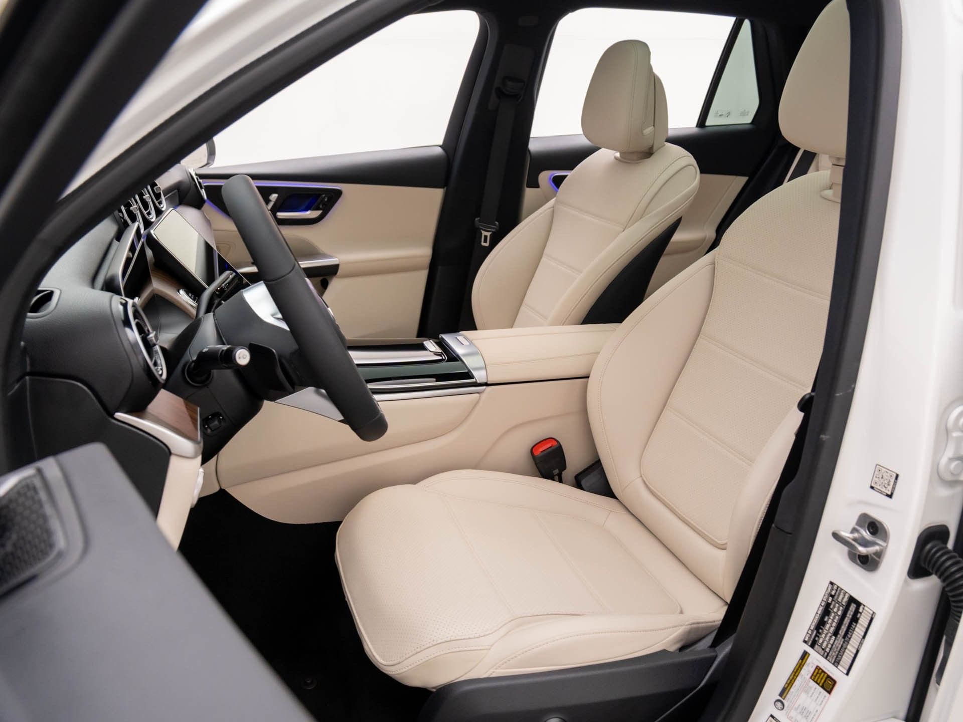 New 2026 White Mercedes-Benz GLC 300 image 14