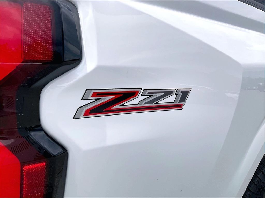 Used 2024 Summit White Chevrolet Z71 image 27
