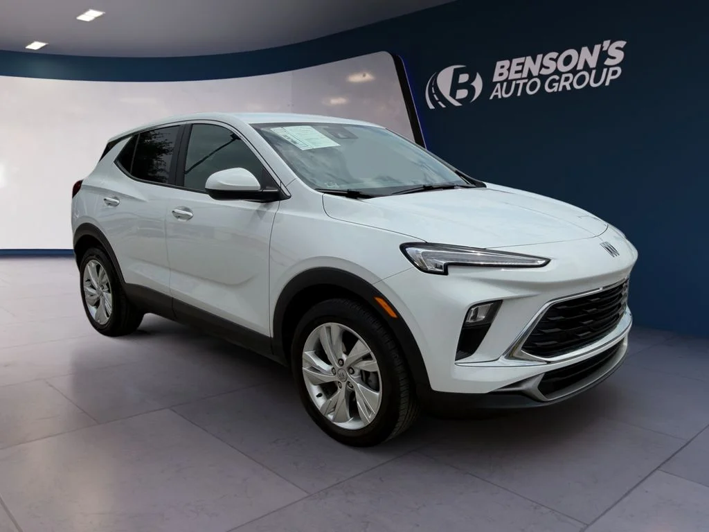Used 2025 White Buick Preferred image 7