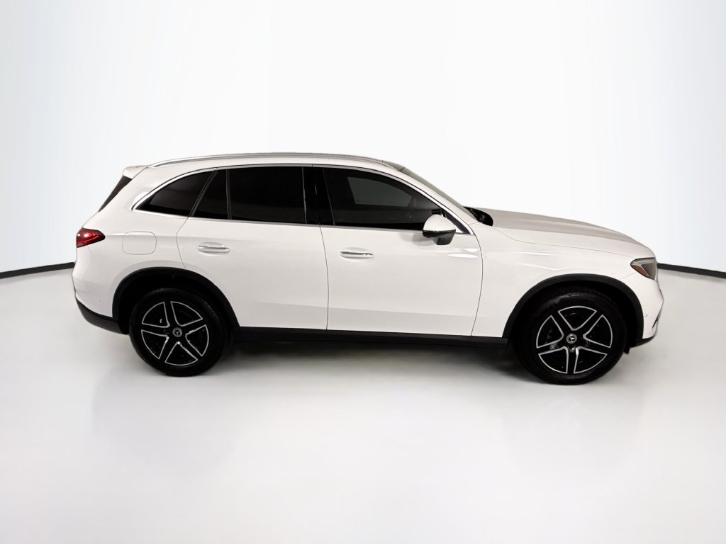 Certified Used 2026 Polar White Mercedes-Benz GLC 300 image 4