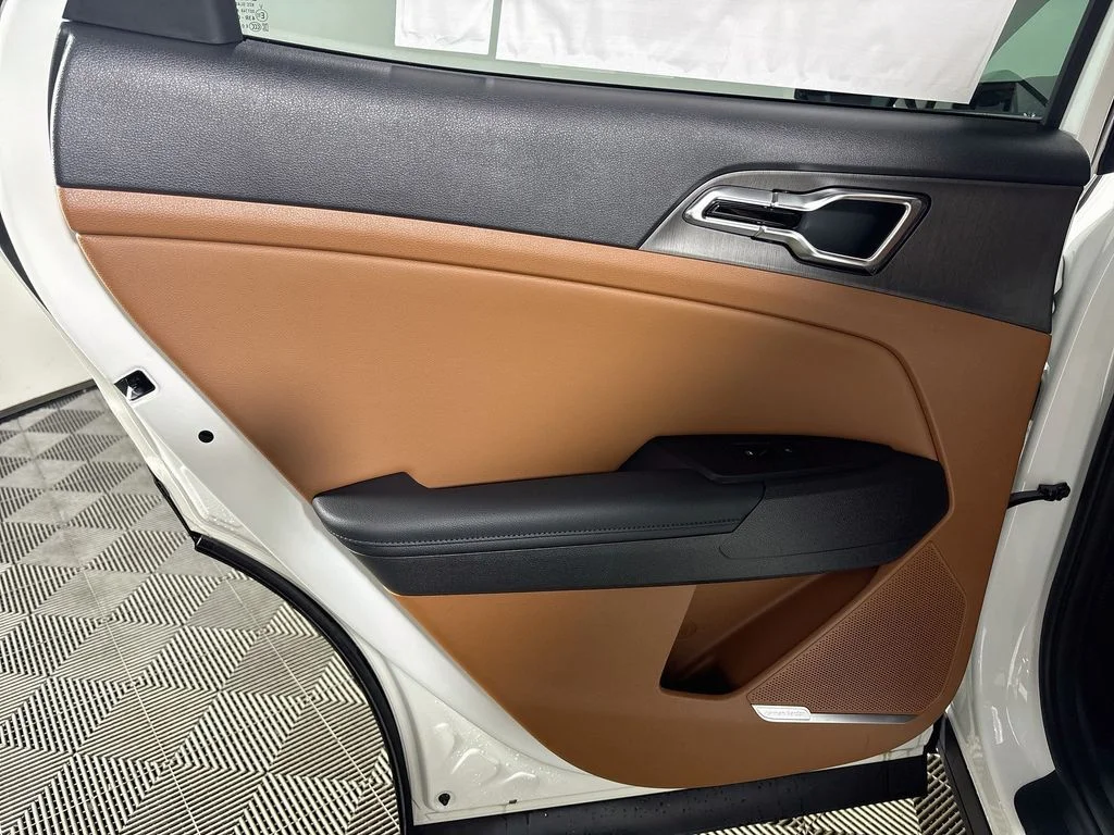 New 2026 Snow White Pearl Kia X-Line Prestige image 20