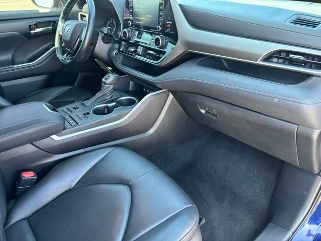 Used 2021 Blue Toyota XLE image 22