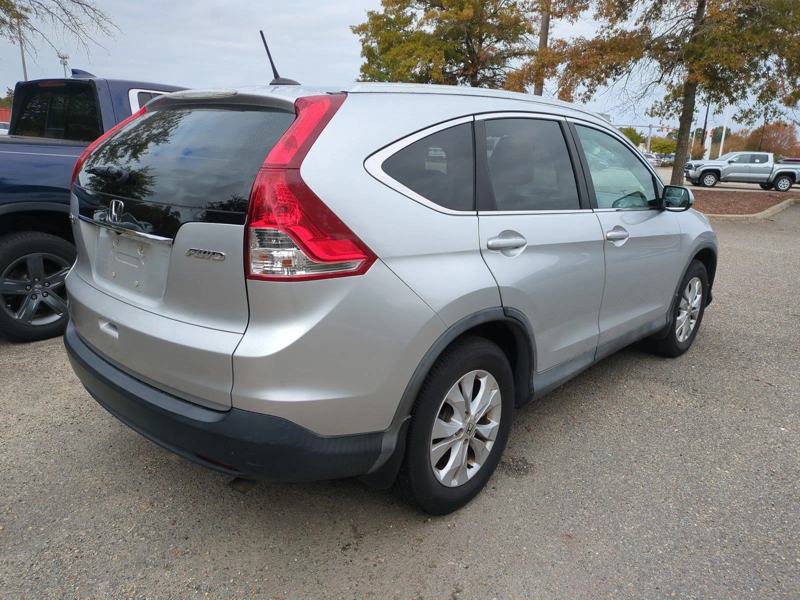 Used 2014 ALABASTER SILVER METALLIC Honda EXL image 4