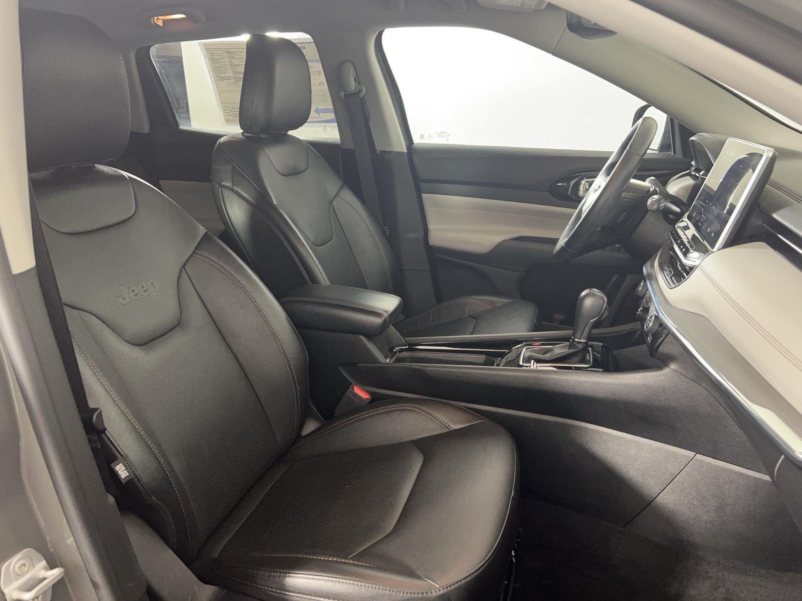Used 2022 Sting-Gray Clearcoat Jeep Limited image 27