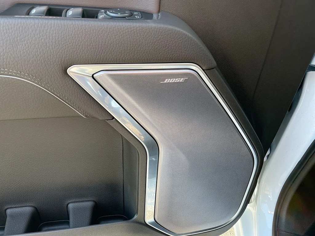 Used 2022 SUMMIT WHITE GMC Denali image 25