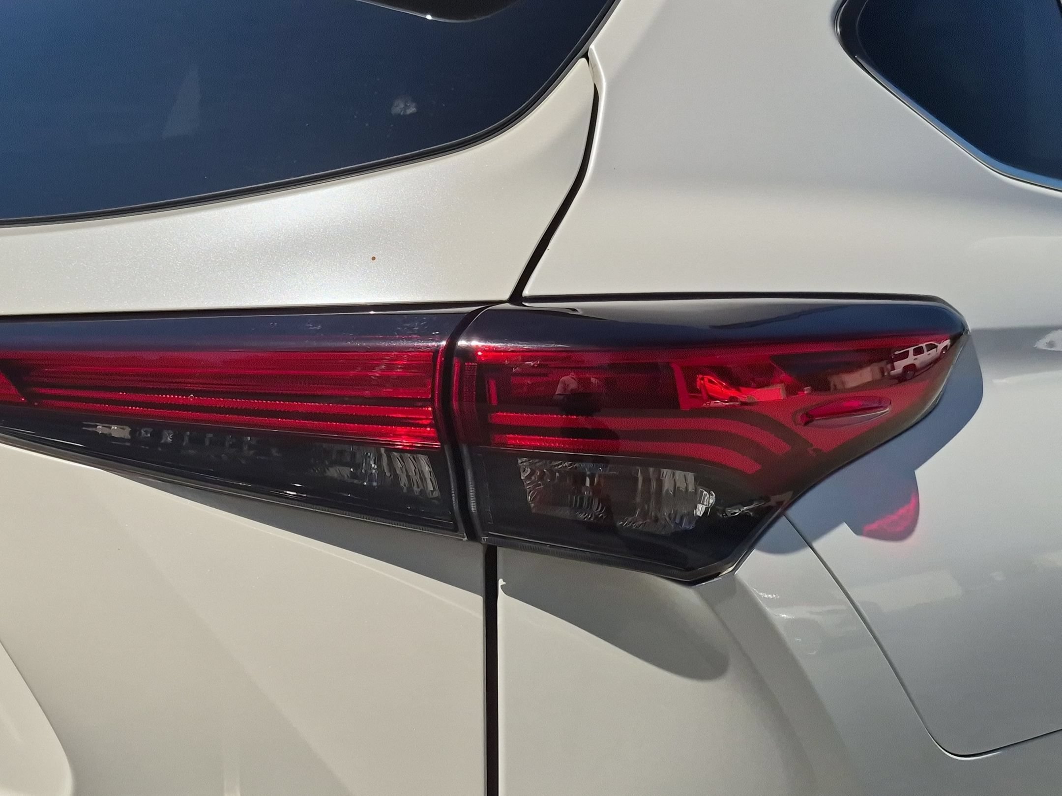 Used 2021 Blizzard Pearl Toyota Hybrid Platinum image 11