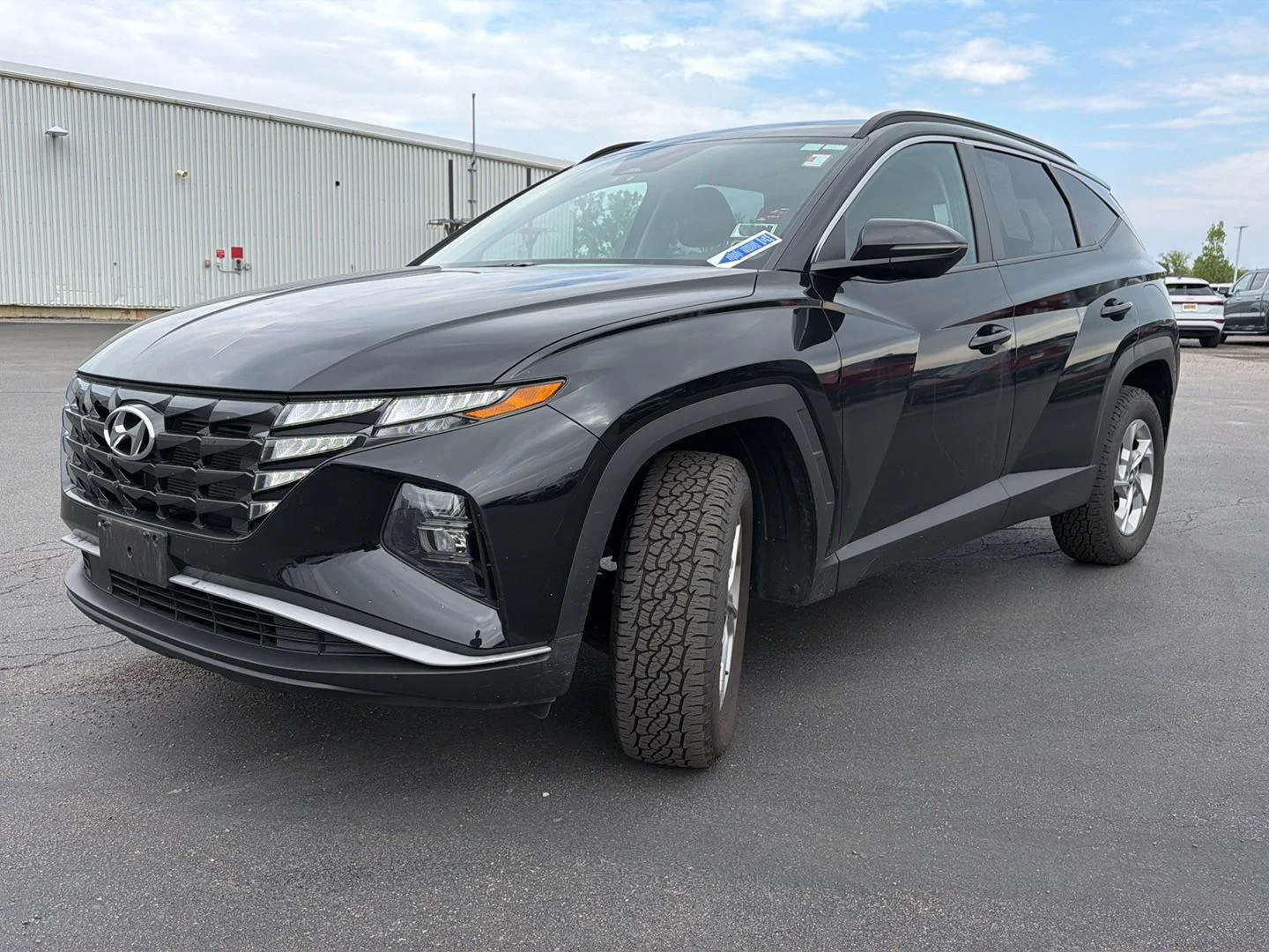 Used 2023 Phantom Black Hyundai SEL image 4
