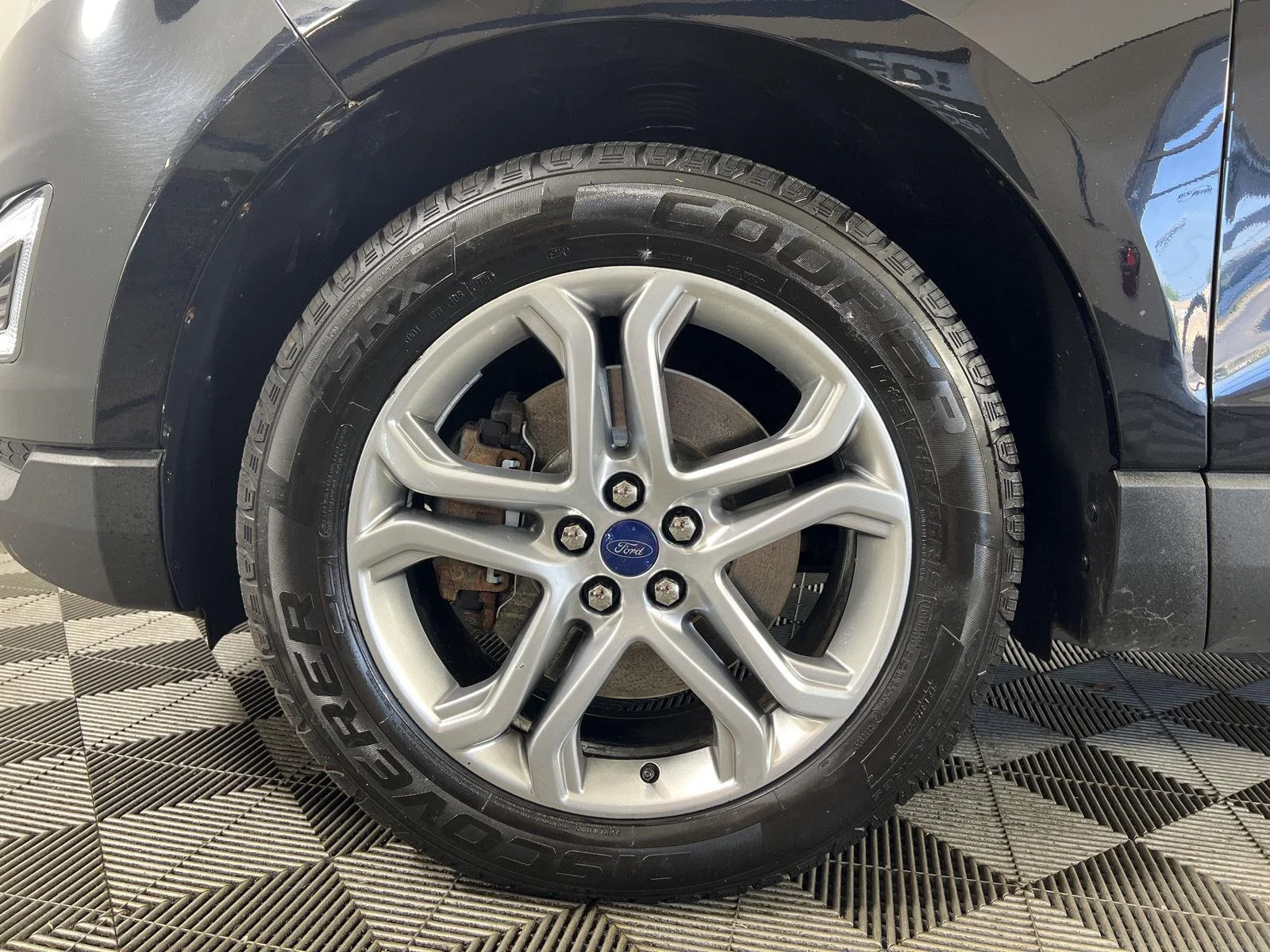 Used 2018 Shadow Black Ford Titanium image 9
