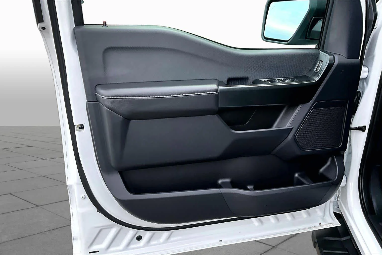 Used 2025 Oxford White Ford STX image 20