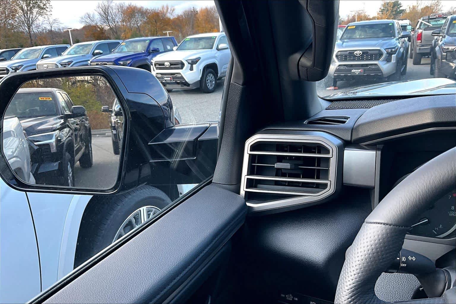 2025 Toyota Tundra SR5 - Photo 19