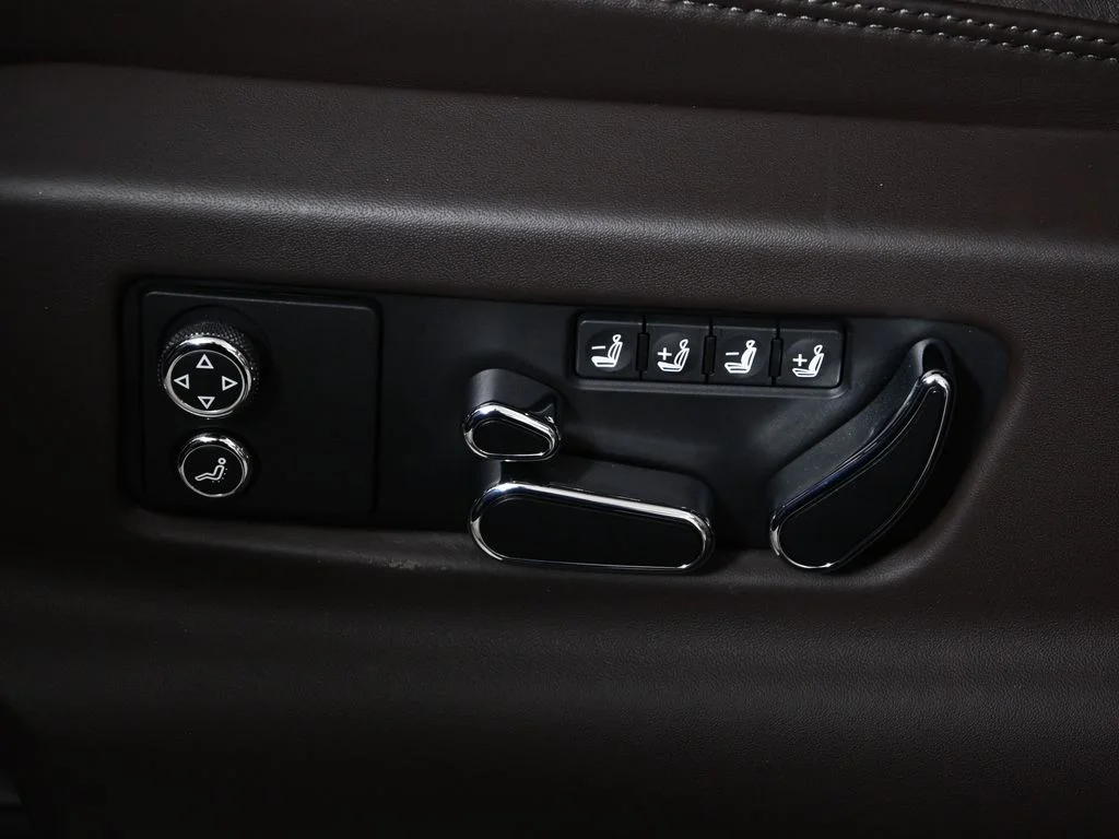 Used 2022 Blue Bentley S image 30
