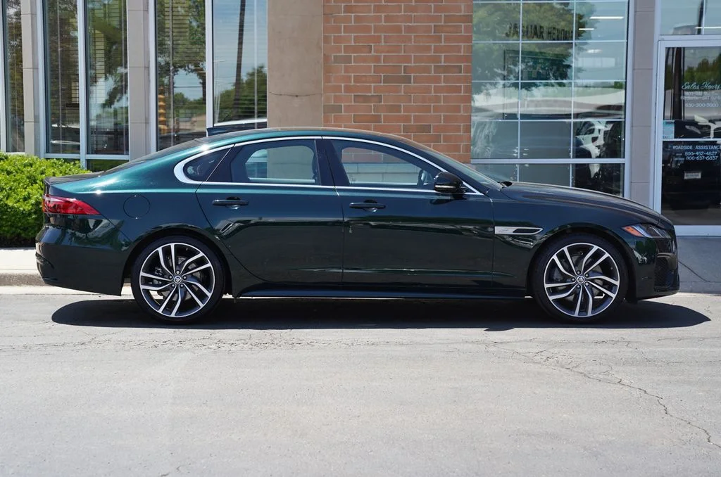 Used 2024 Green Jaguar R-Dynamic SE image 7