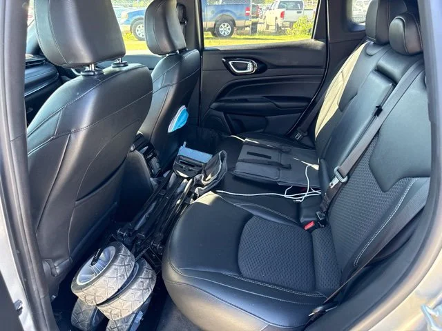 Used 2024 Silver Jeep Latitude image 10