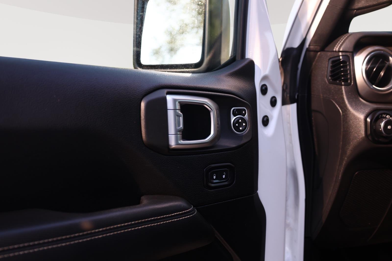 Used 2020 Bright White Clearcoat Jeep Sahara image 13
