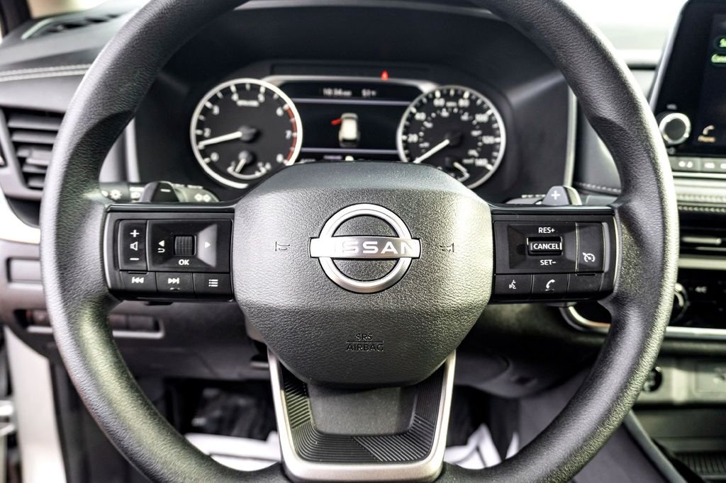 Used 2025 Silver Nissan S image 17