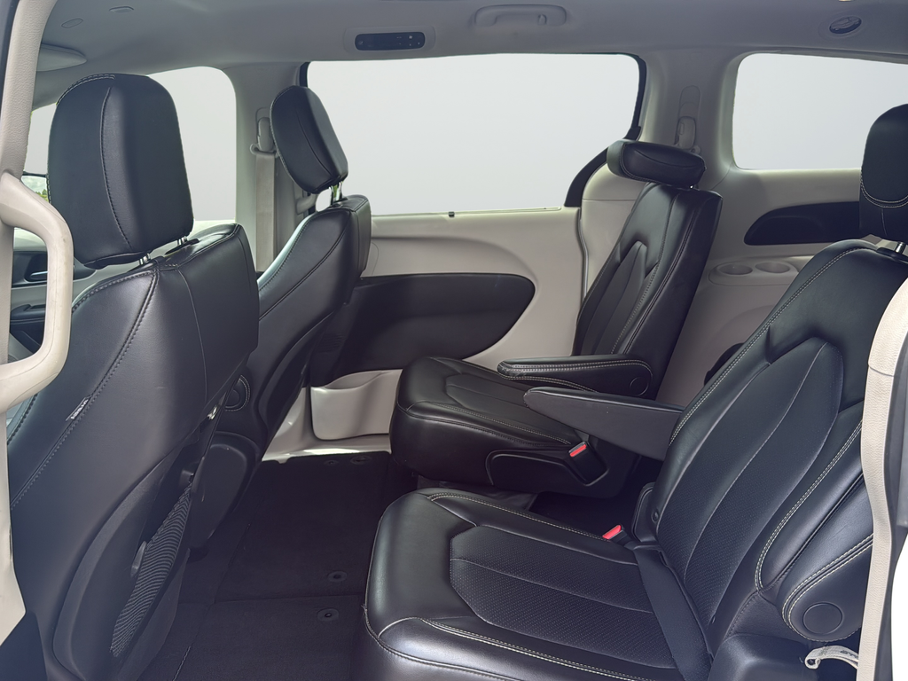 Used 2023 White Chrysler Touring L image 20