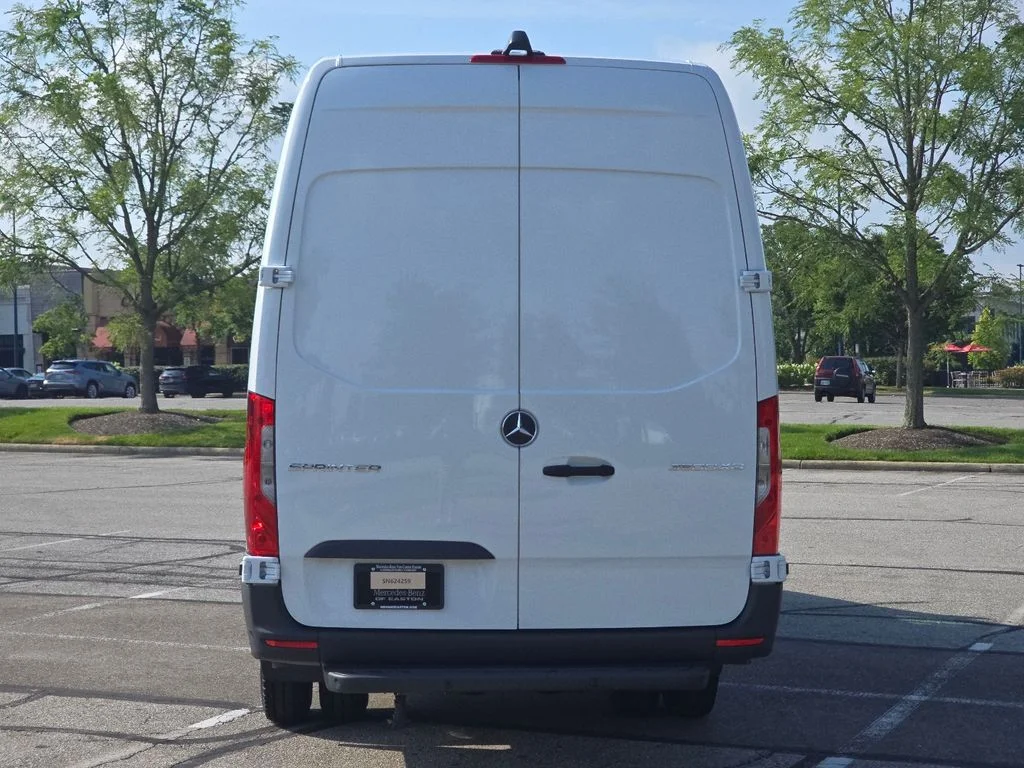 New 2026 Arctic White Mercedes-Benz Cargo 170 WB image 11