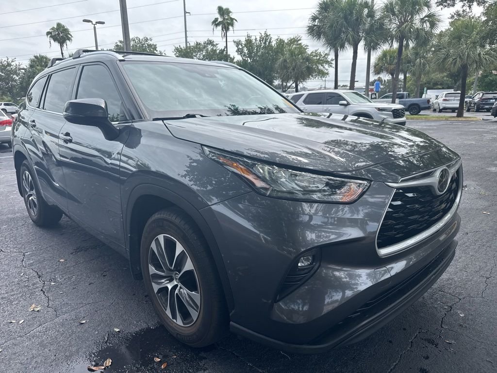 Used 2020 Gray Toyota XLE image 20