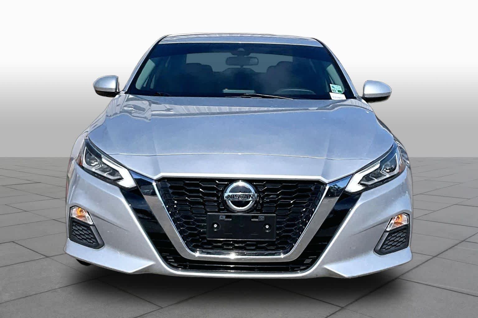 Used 2021 Brilliant Silver Metallic Nissan 2.5 SV image 4