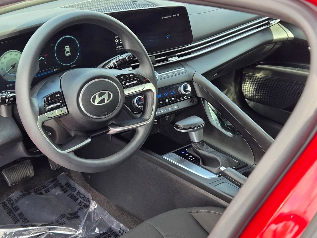 2024 Hyundai Elantra SEL - Photo 29