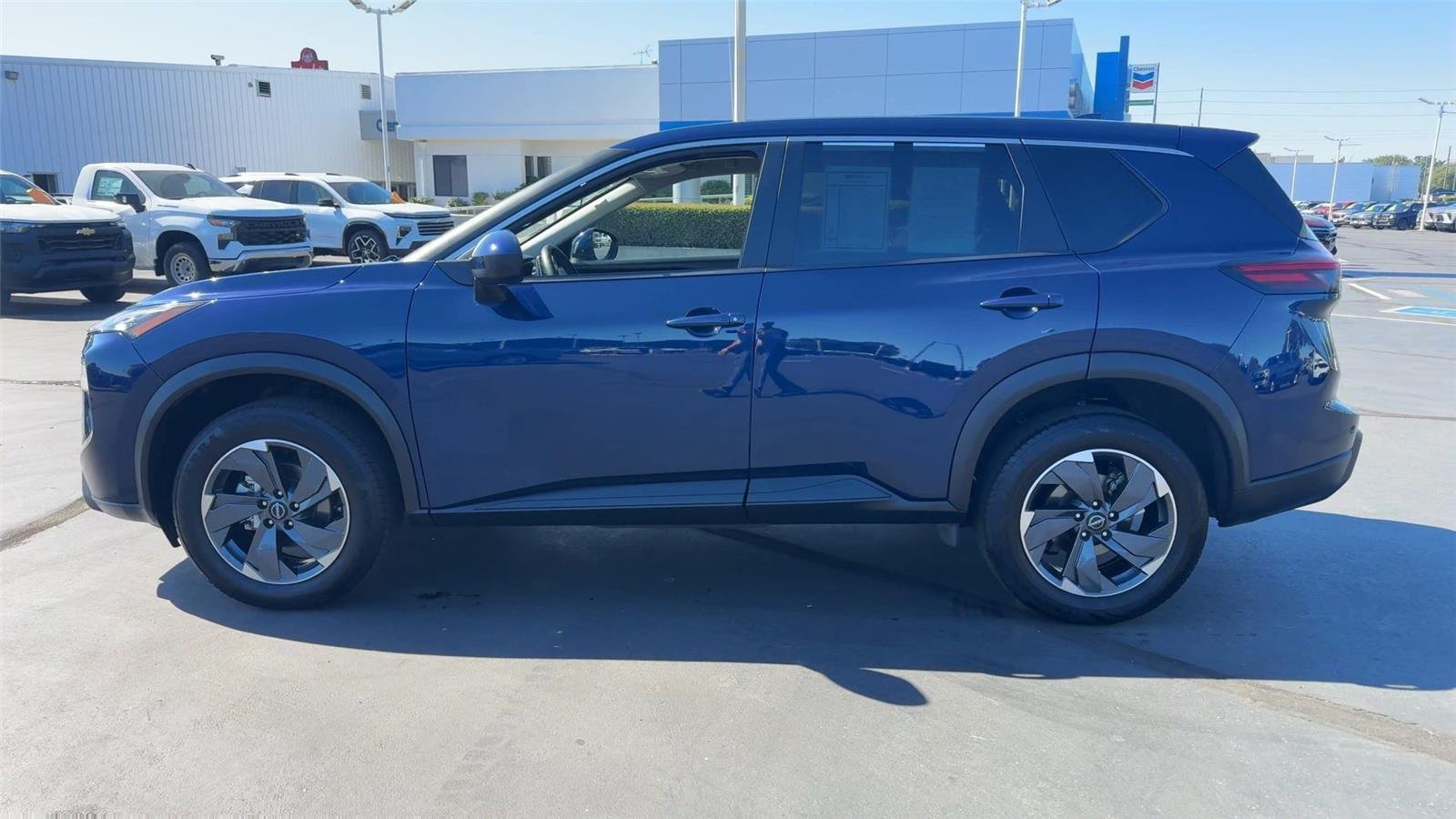 2024 Nissan Rogue SV - Photo 8