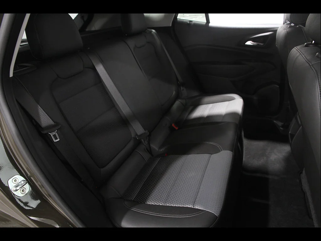 2024 Chevrolet Trax LT - Photo 17