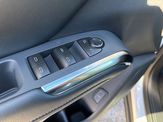 2027 Chevrolet Traverse LT - Photo 8