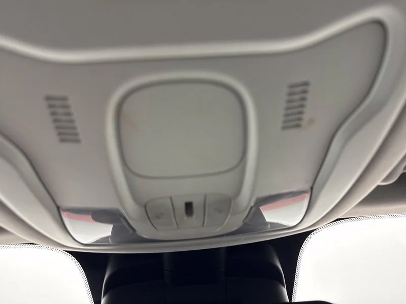 Used 2018 Red Jeep Latitude image 34