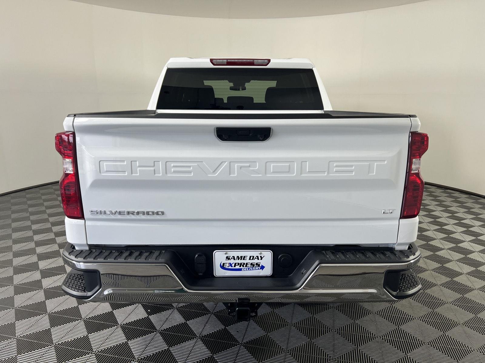 Used 2026 Summit White Chevrolet LT image 3