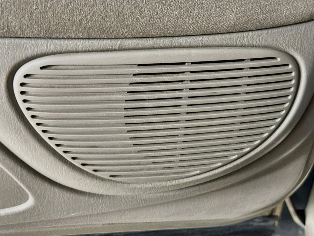 Used 2006 Beige Toyota SR5 image 17