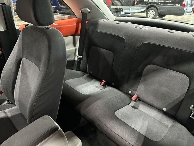 Used 2004  Volkswagen GLS image 31