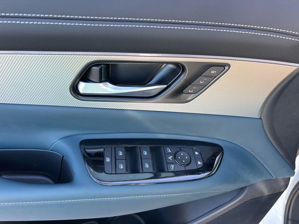 New 2026 Everest White Pearl TriCoat Nissan Platinum image 19