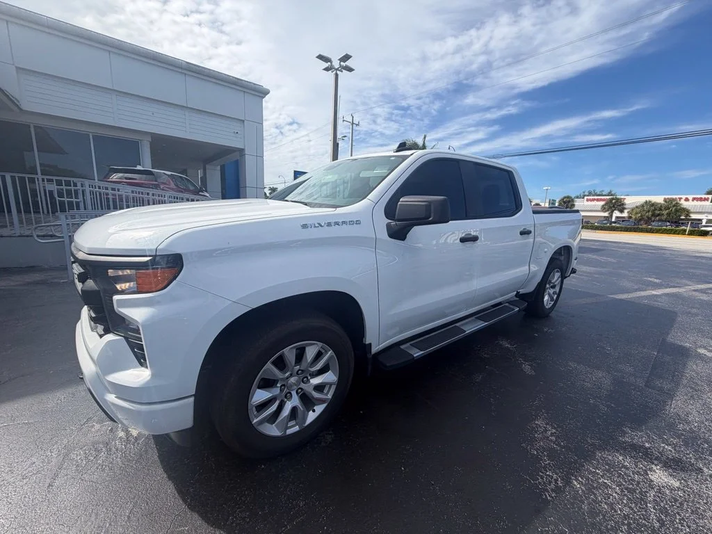 Used 2024 White Chevrolet Custom image 5