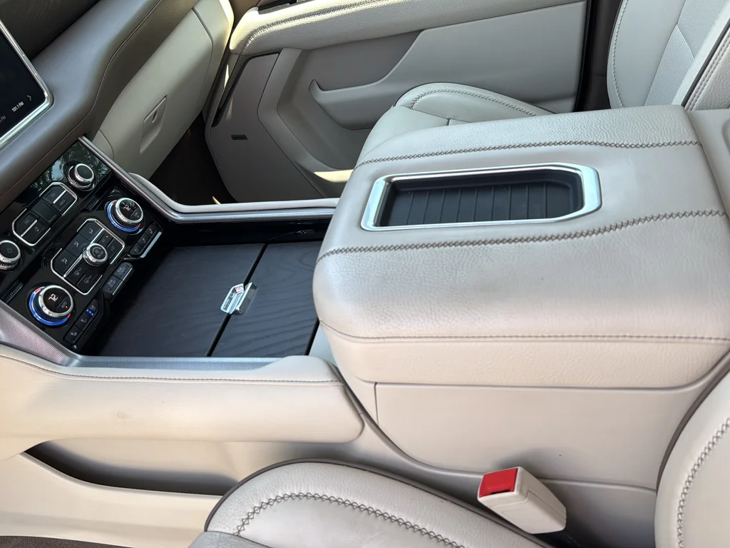 Used 2022 Black GMC Denali image 19