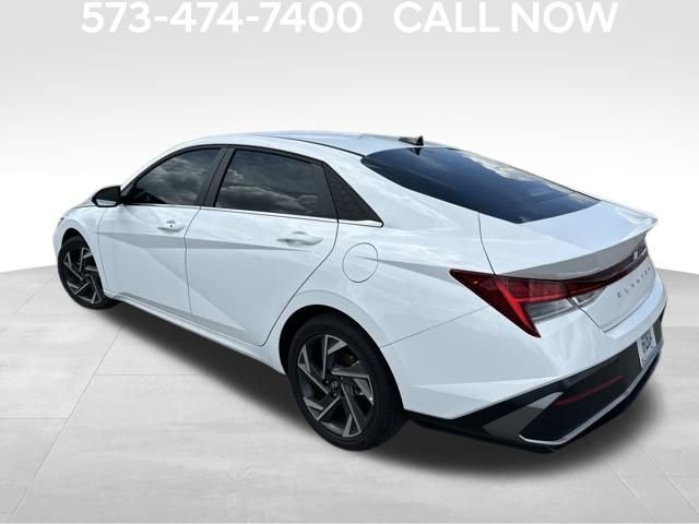 Certified Used 2025 White Hyundai SEL Convenience image 11