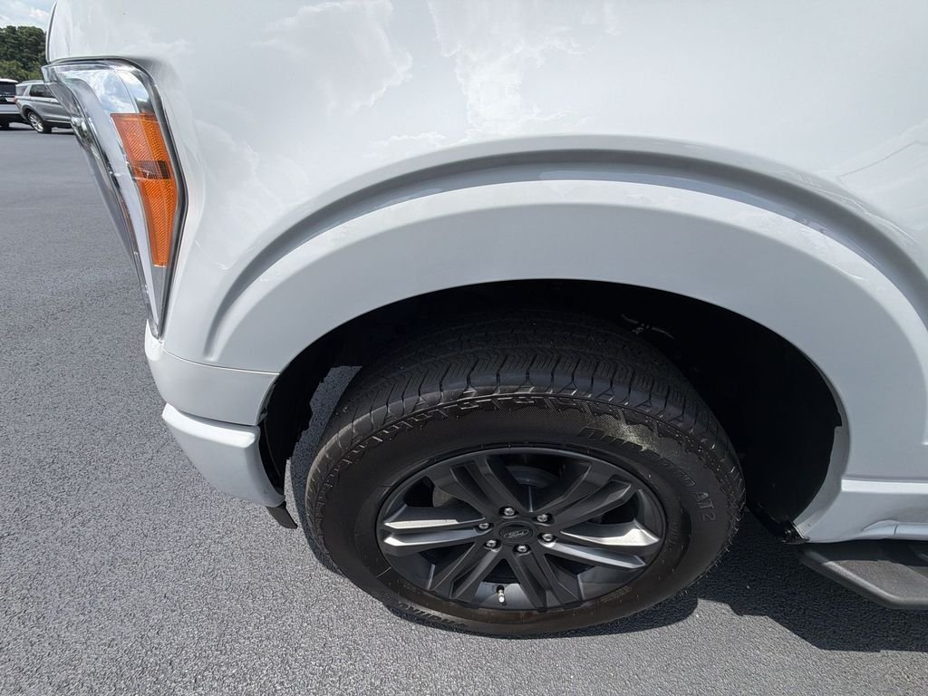 Used 2023 White Ford XLT image 16