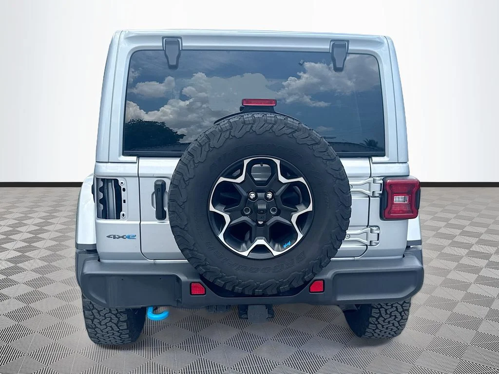 Used 2023 Silver Jeep Rubicon 4xe image 7