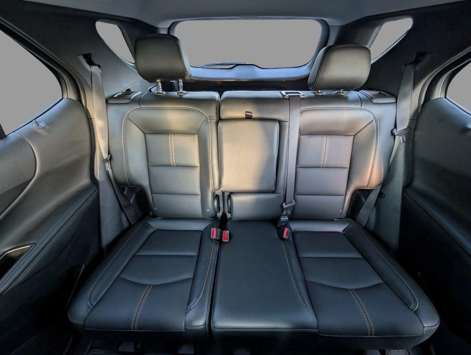 Used 2024 Sterling Gray Metallic Chevrolet Premier image 31