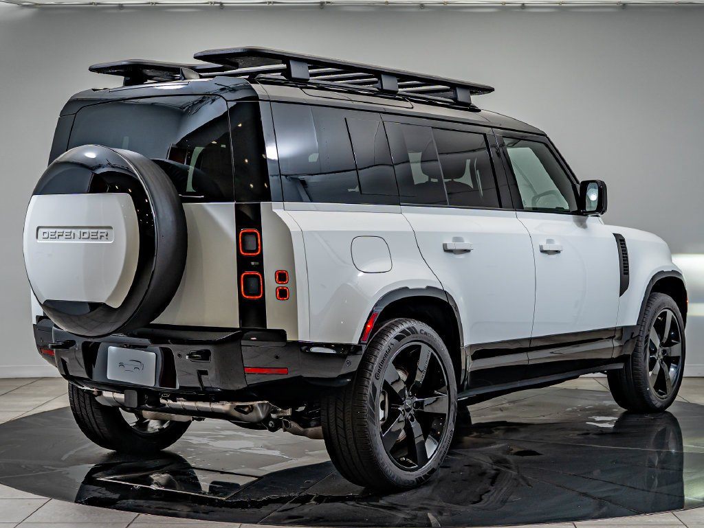 New 2026 Fuji White Land Rover X-Dynamic SE image 9