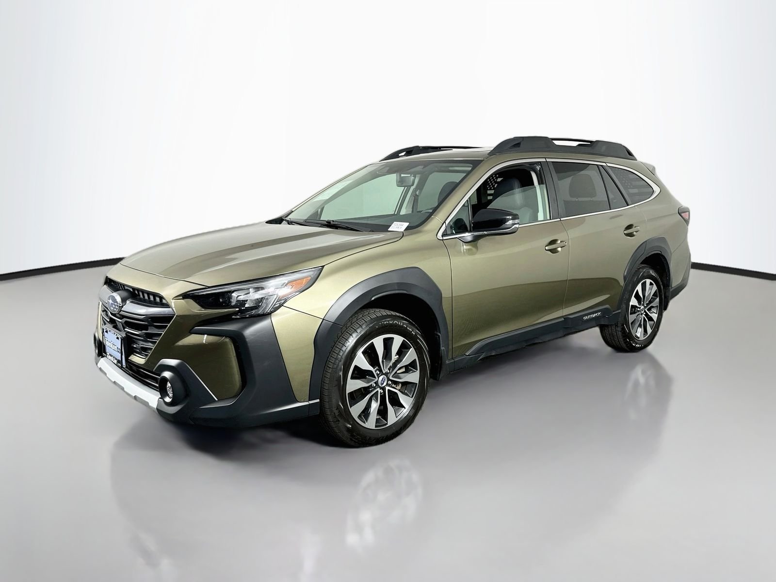 Used 2025 Autumn Green Metallic Subaru Limited image 3