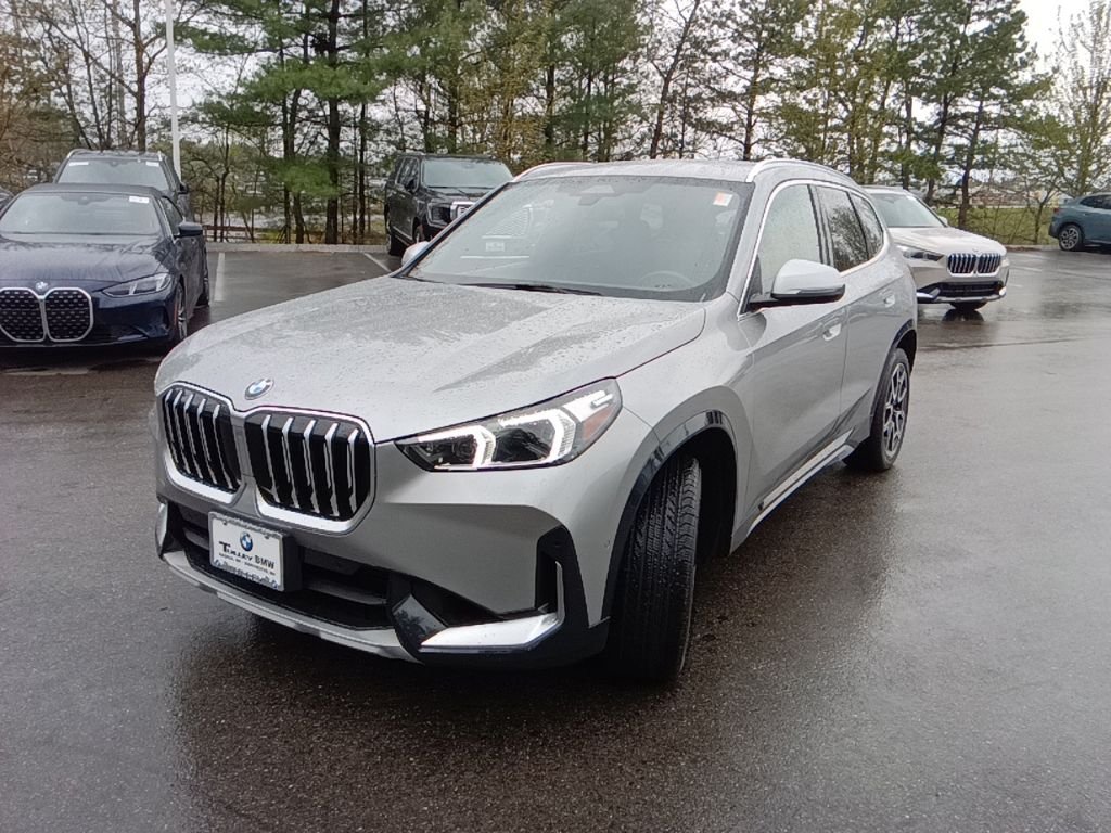 Certified Used 2023 Space Silver Metallic BMW xDrive28i image 4