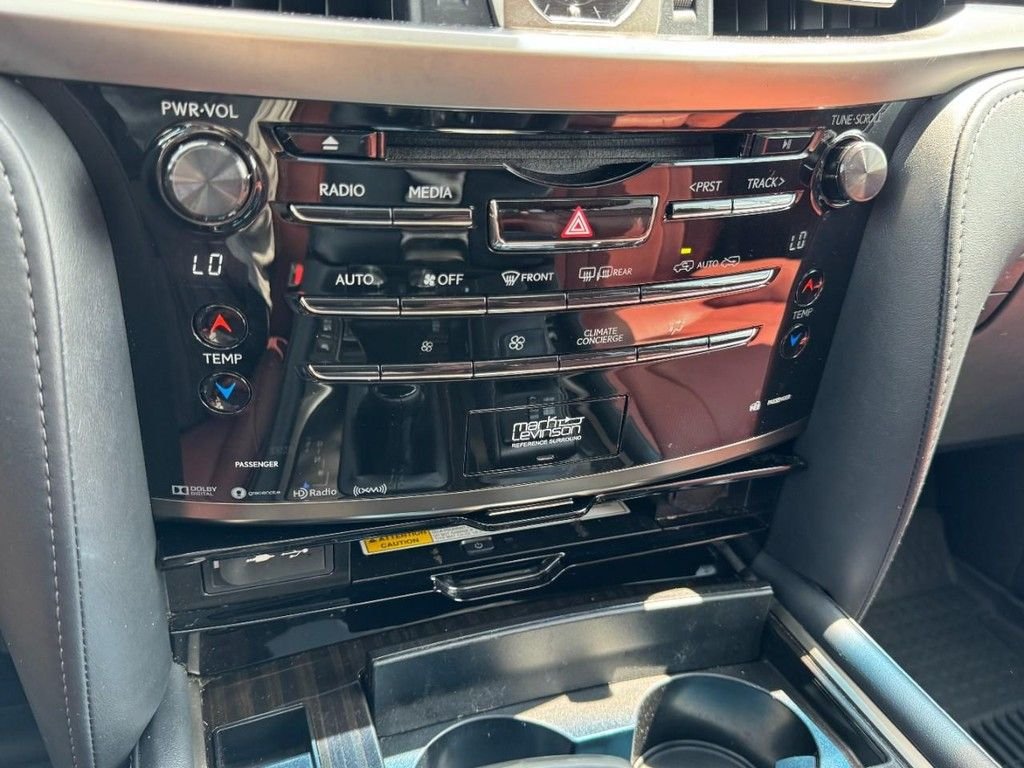 Used 2019 White Lexus 570 image 25