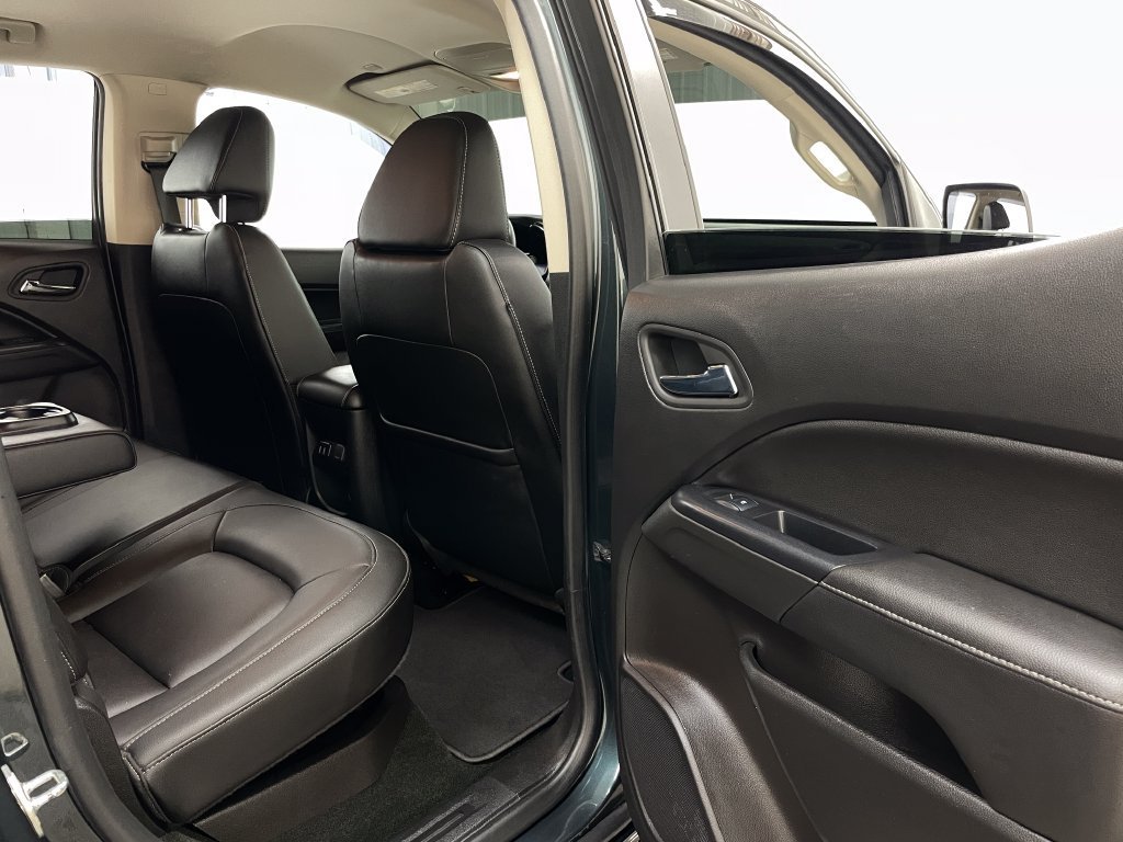 Used 2017 DARK SLATE METALLIC GMC 4WD SLT image 41