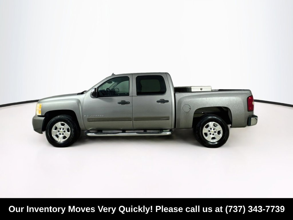 Used 2008 Graystone Metallic Chevrolet LT image 4
