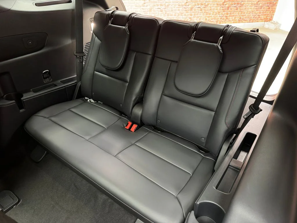 New 2026 Carbonized Gray Metallic Ford ST-Line image 27