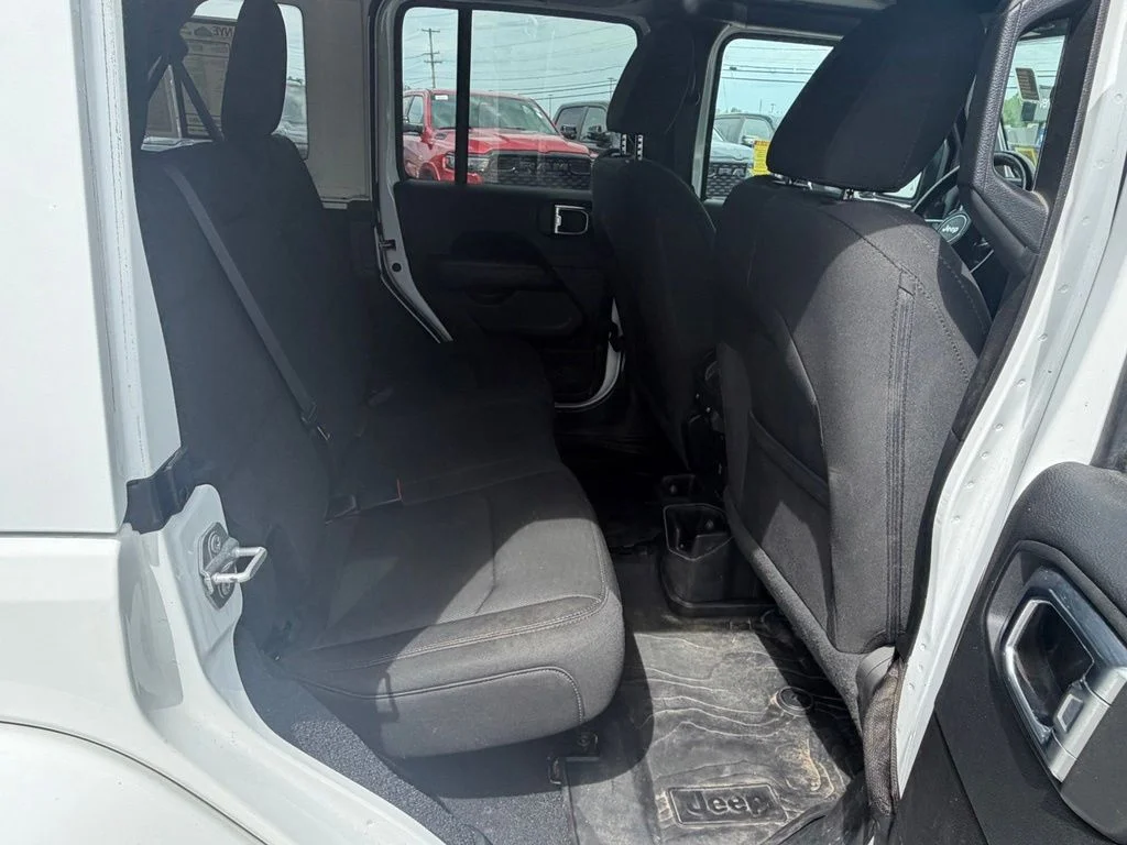 Used 2021 White Jeep Unlimited Sahara image 38