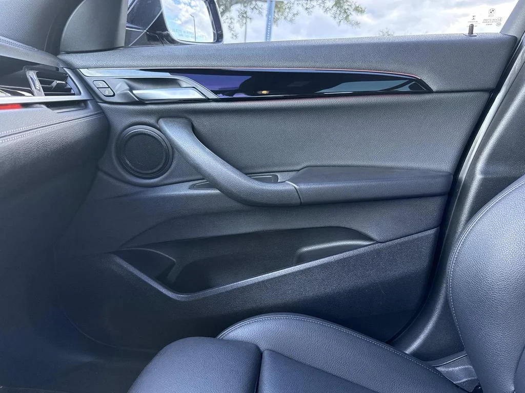 Used 2019 Black BMW sDrive28i image 31