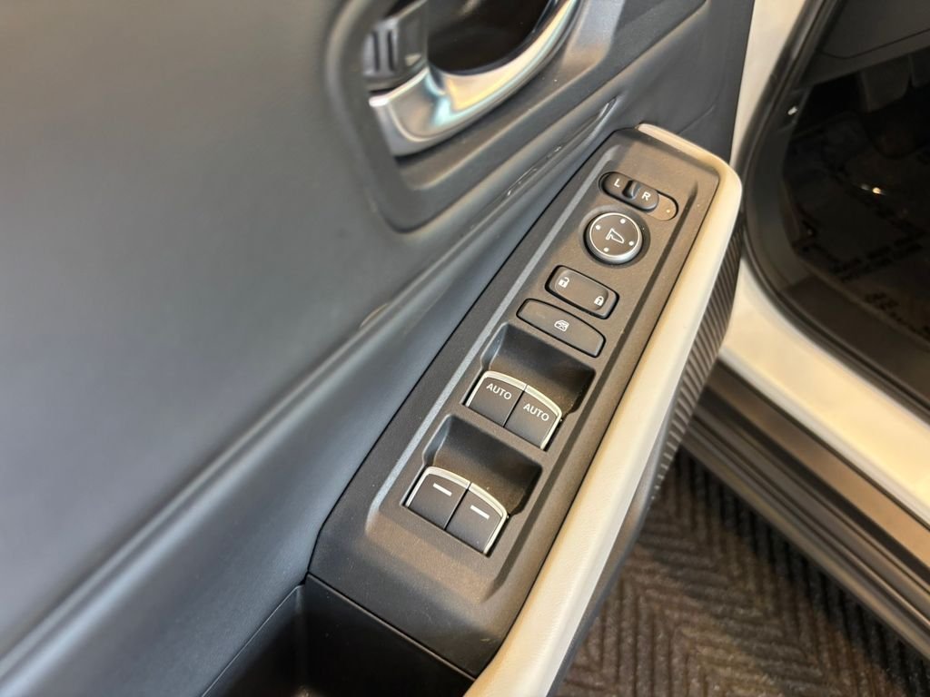 Used 2023 White Honda EX image 14